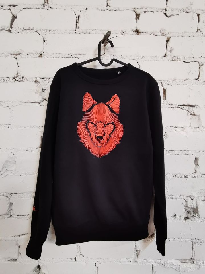 Džemperis su šilkografijos spauda "Magic wolf" 1 džemperis su šilkografijos spauda "magic wolf"