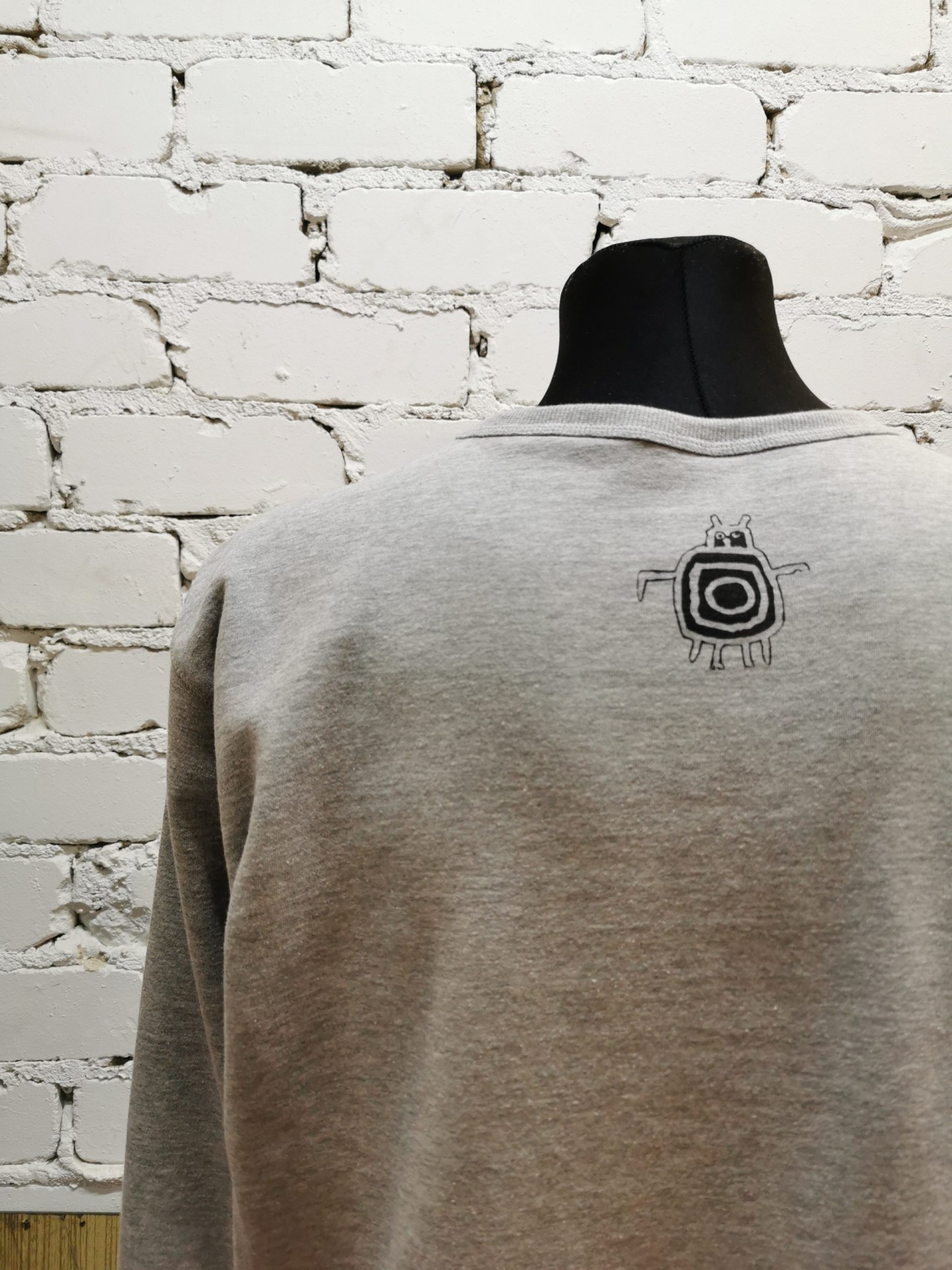 Pilkas džemperis be kapišono "Palma" 6 pilkas džemperis be kapišono "palma" - image 6