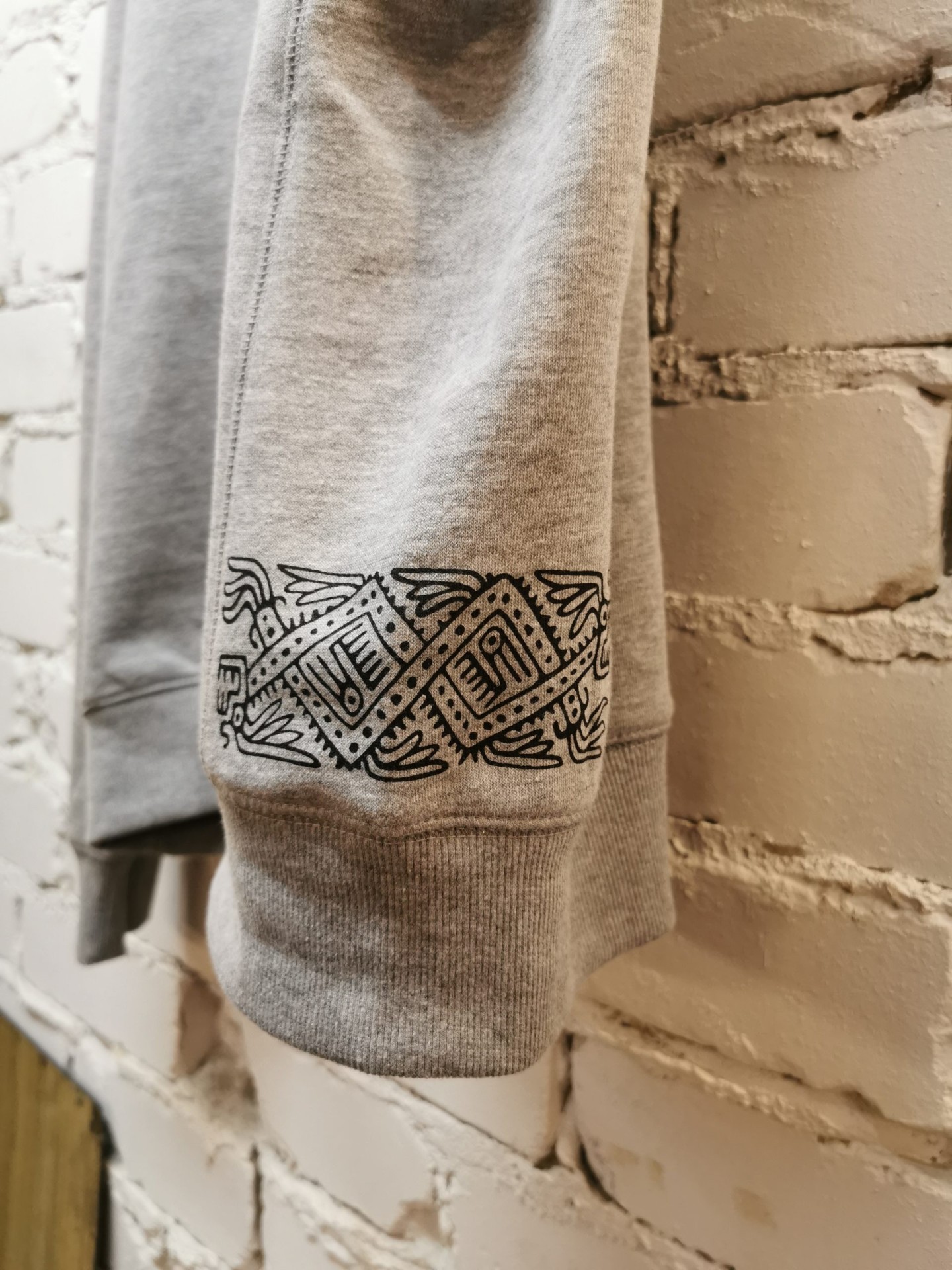 Pilkas džemperis be kapišono "Palma" 2 pilkas džemperis be kapišono "palma" - image 2