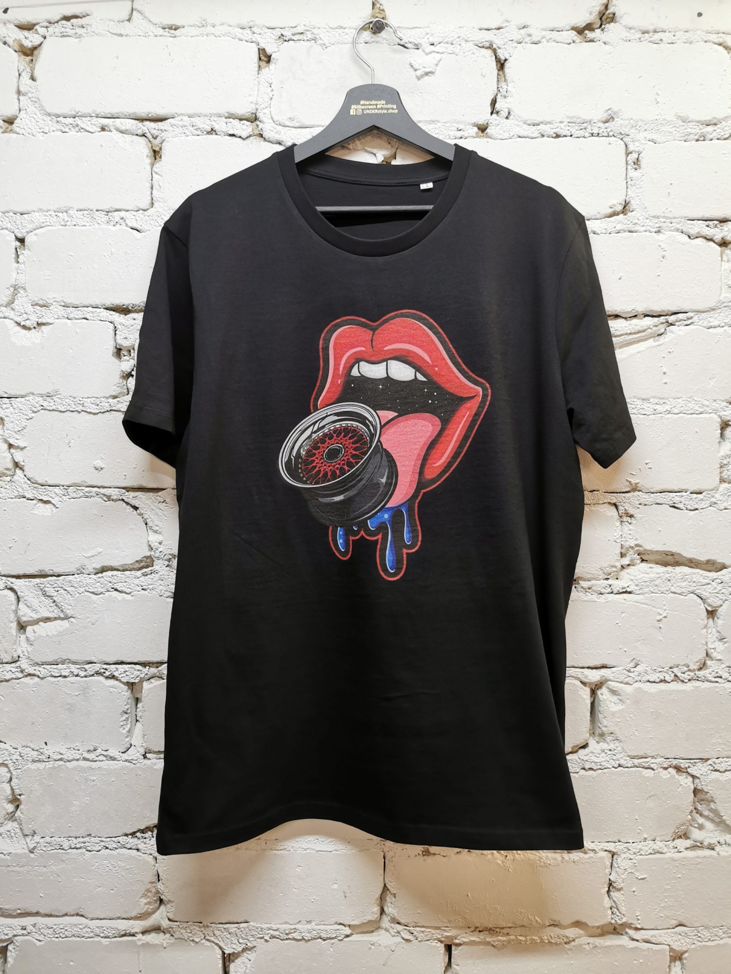 Organinės medvilnės marškinėliai su spauda „Valgyk ratus“ 1 organinės medvilnės marškinėliai su spauda „valgyk ratus“