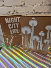 Džemperis su kapišonu "Night City Life" - Image 3