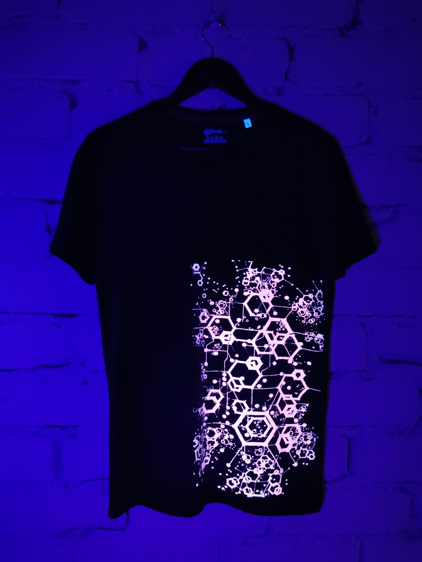 Organinės medvilnės marškinėliai su šilkografijos spauda „GeometricArt“ 4 organinės medvilnės marškinėliai su šilkografijos spauda „geometricart“ - image 4